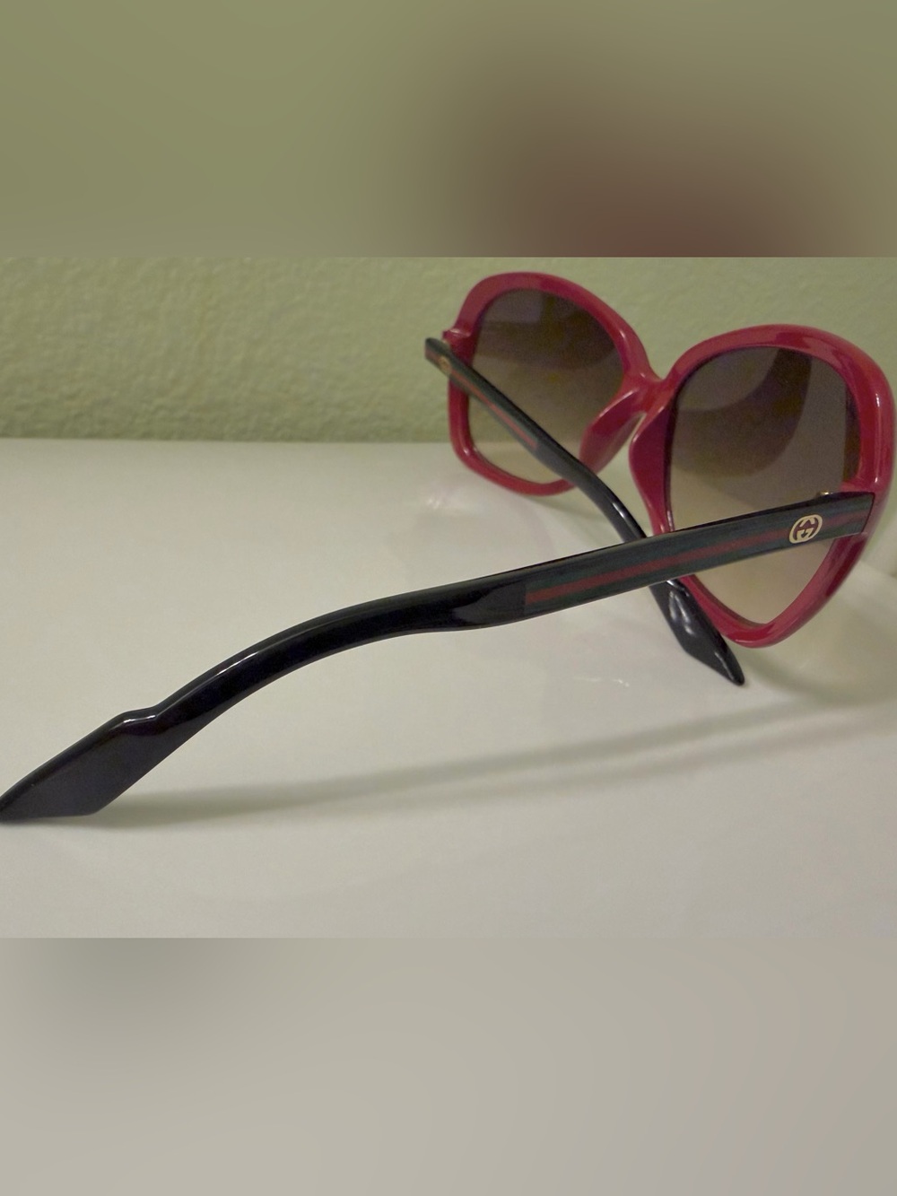 Gucci red sunglasses with GG Logo and Green/Red Stripe~ New with Case - Picture 8 of 12